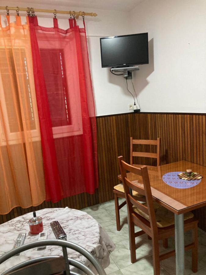 אומאג Apartments Hrnjic מראה חיצוני תמונה