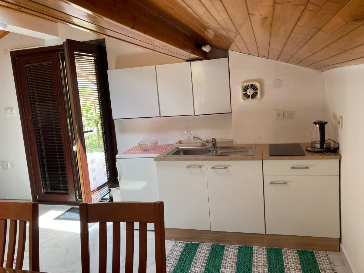 אומאג Apartments Hrnjic מראה חיצוני תמונה