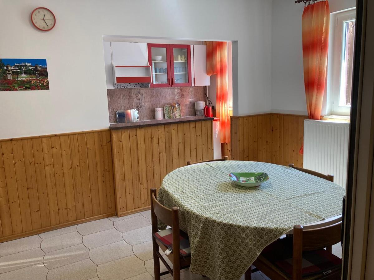 אומאג Apartments Hrnjic מראה חיצוני תמונה