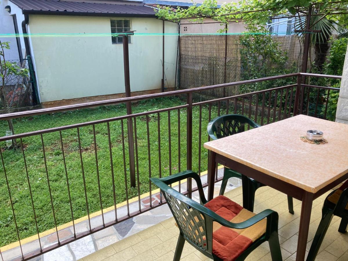 אומאג Apartments Hrnjic מראה חיצוני תמונה
