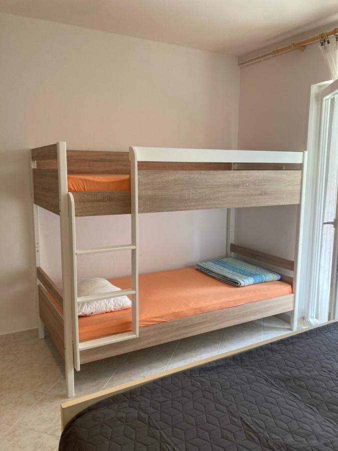 אומאג Apartments Hrnjic מראה חיצוני תמונה