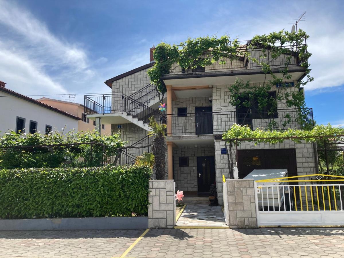 אומאג Apartments Hrnjic מראה חיצוני תמונה